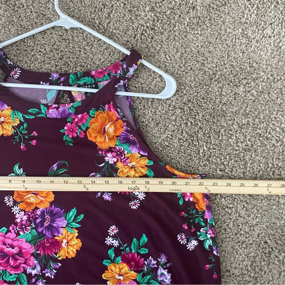 Torrid Dark Purple Floral Sleeveless Keyhole Back Flowy Blouse Size 2 - Picture 4 of 6